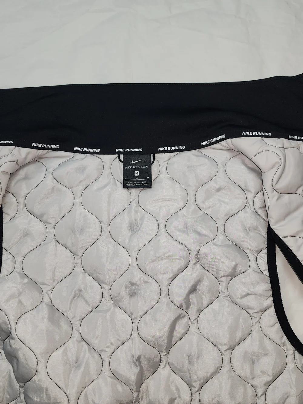 Nike AeroLayer Women's Running Vest Black Size Medium Is Used